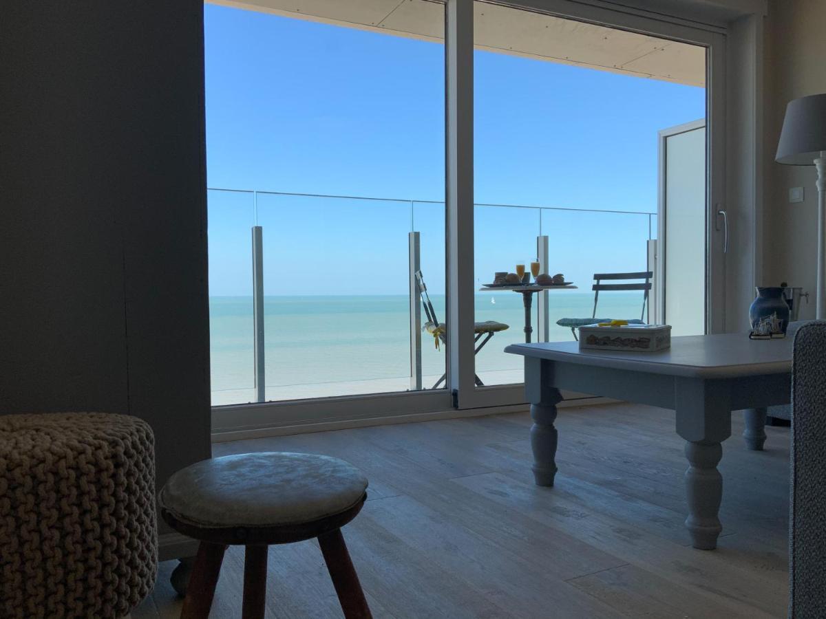 Genieten Van De Vlaamse Kust Met Prachtig Zeezicht De Haan Exterior photo