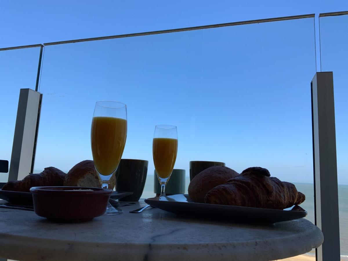 Genieten Van De Vlaamse Kust Met Prachtig Zeezicht De Haan Exterior photo